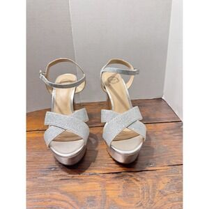 I Miller‎ Samien Sandals Silver  Block Heel Prom  Wedding. Dressy NEW 8.5 M